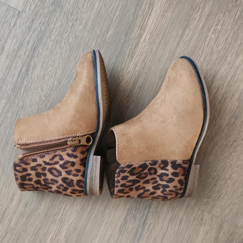 Cat and jack size 9 leopard brown boot